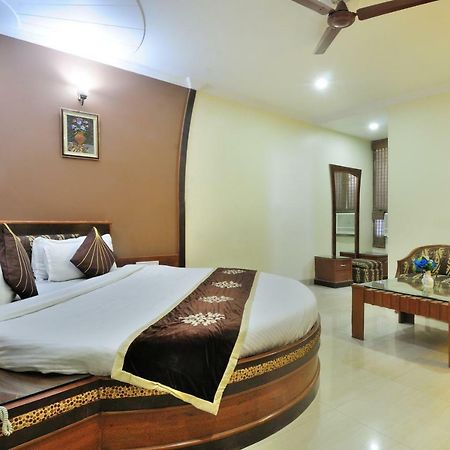 Hotel Maharaja Residency Джаландхар Екстериор снимка