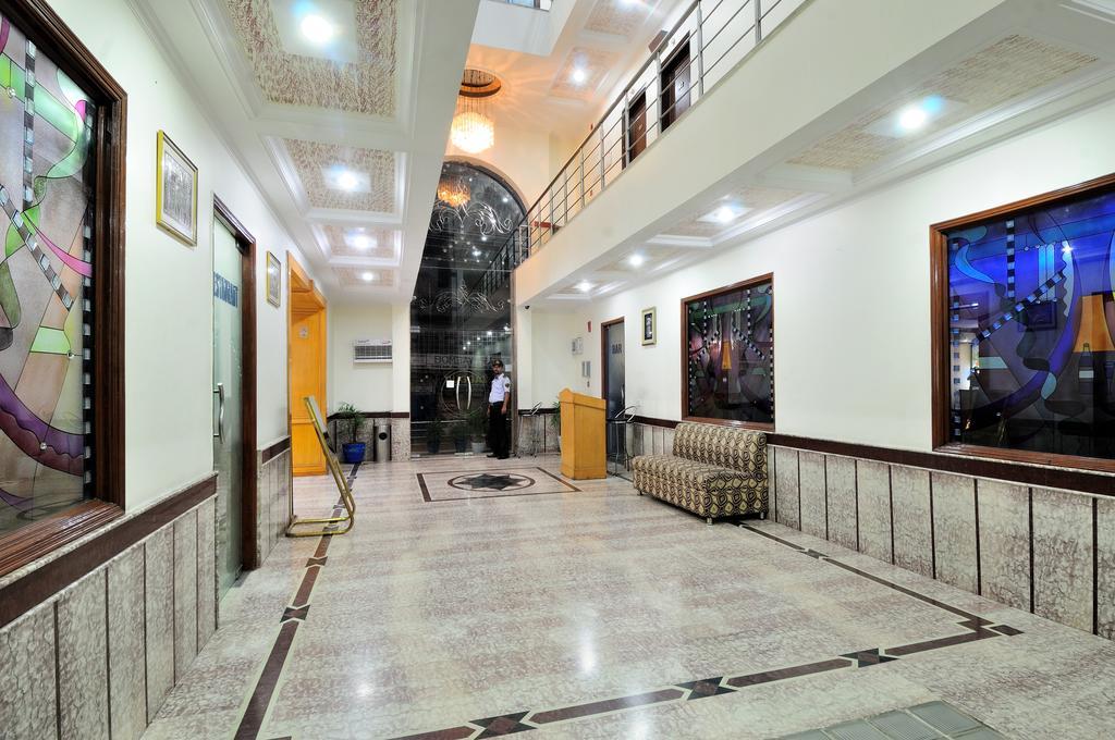 Hotel Maharaja Residency Джаландхар Екстериор снимка