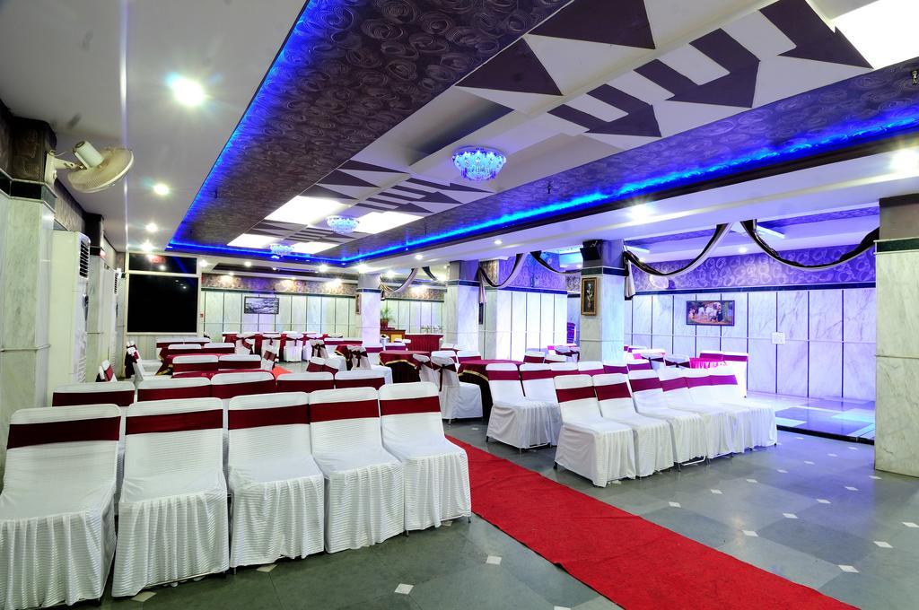 Hotel Maharaja Residency Джаландхар Екстериор снимка