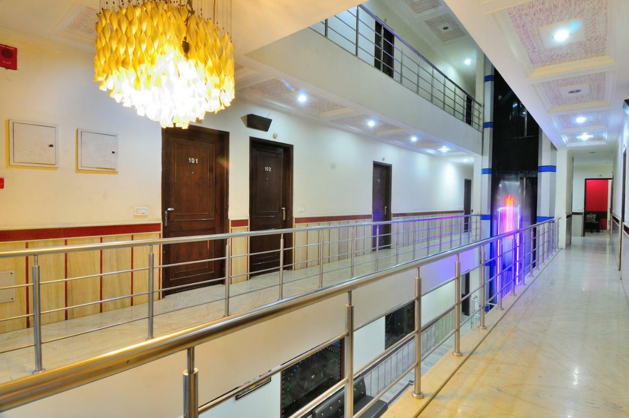 Hotel Maharaja Residency Джаландхар Екстериор снимка