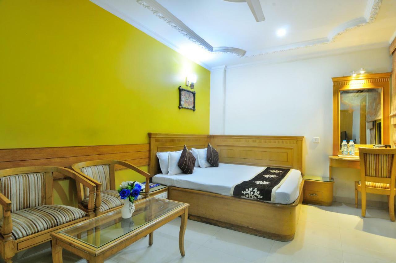 Hotel Maharaja Residency Джаландхар Екстериор снимка