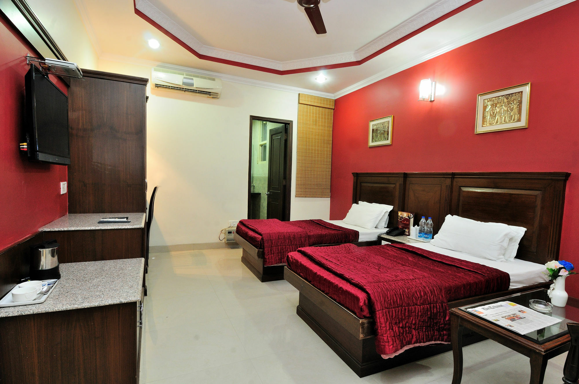 Hotel Maharaja Residency Джаландхар Екстериор снимка